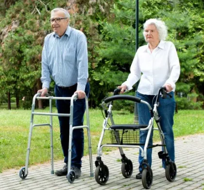 Read more about the article Top 5 Best Bariatric Rollator Walkers for Seniors